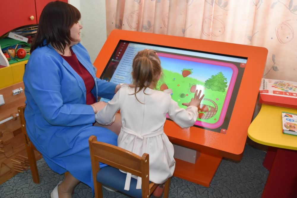 В Республиканском центре социальной реабилитации детей-инвалидов «Возрождение» города Луганска появилось новое реабилитационное оборудование