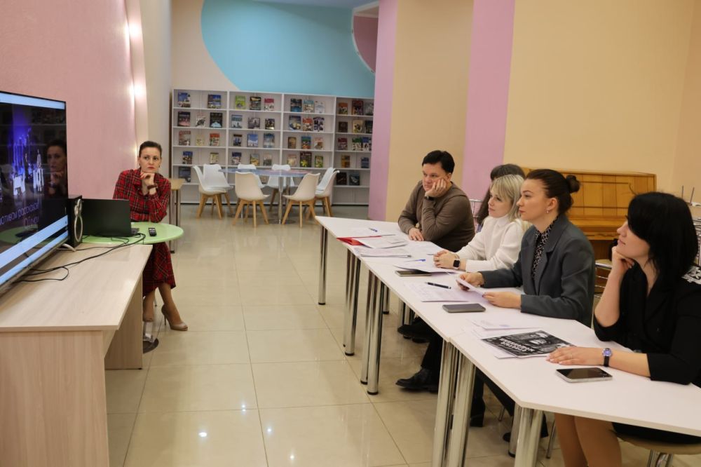 На базе Луганской молодежной библиотеки состоялось заседание художественно-экспертной комиссии при Министерстве культуры ЛНР