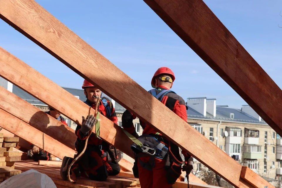 Пермские специалисты отремонтировали 15 многоквартирных домов в Северодонецке