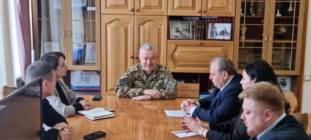  :        .    ,   80-  