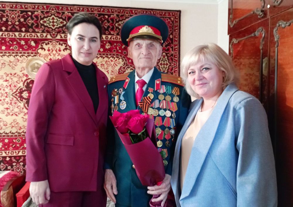 Яна Пащенко: Сегодня мне выпала честь поздравить с 99-летием ветерана Великой Отечественной войны Григория Пономаренко