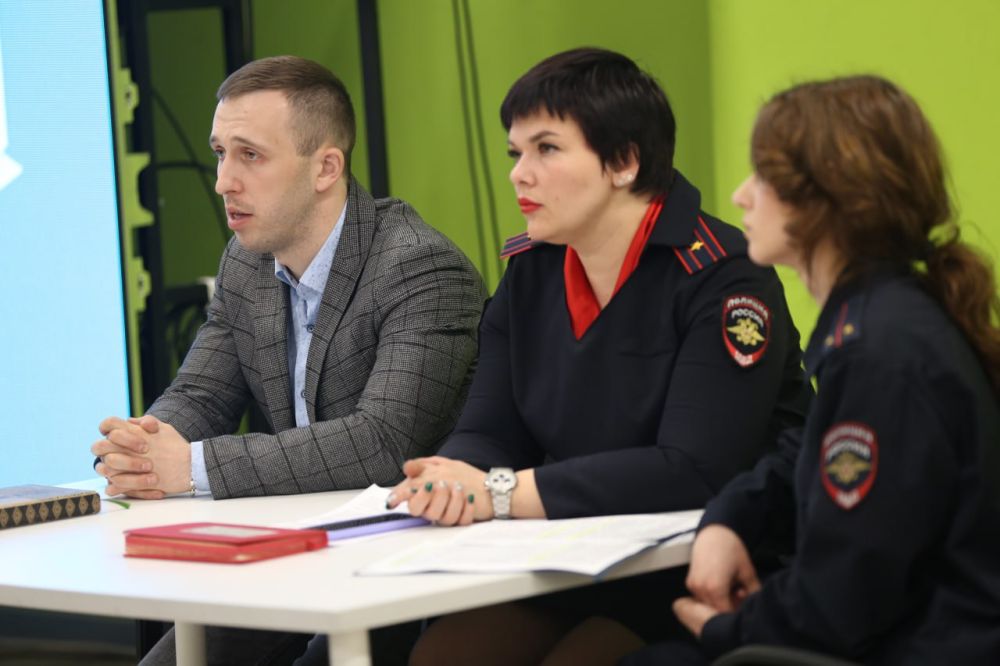 Правоохранители регионального МВД встретились с представителями родительских советов и комитетов республики