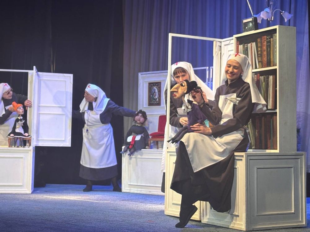 Липецкий государственный театр кукол порадовал маленьких и взрослых зрителей запоминающимися спектаклями в Луганском академическом театре кукол