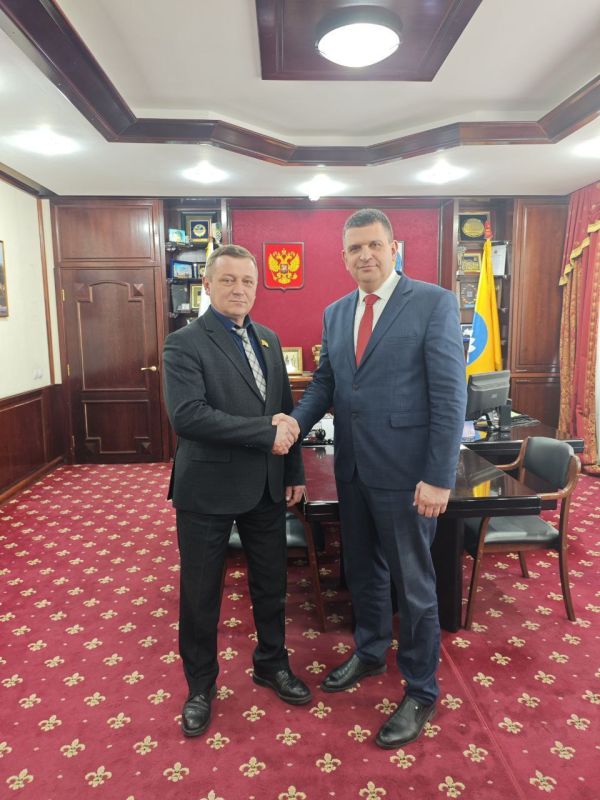 Олег Коваль: Фото с Председателем Народного Хурала Республики Калмыкии Михайловым Артёмом Васильевичем