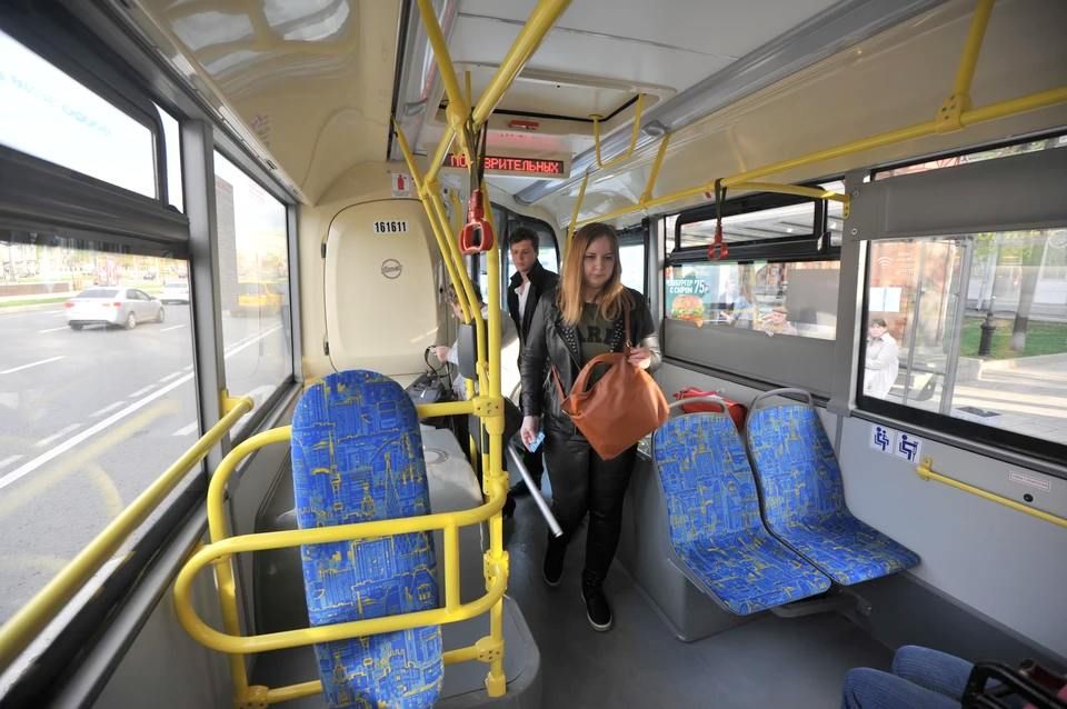 В Луганске автобусы украсят ко Дню Победы