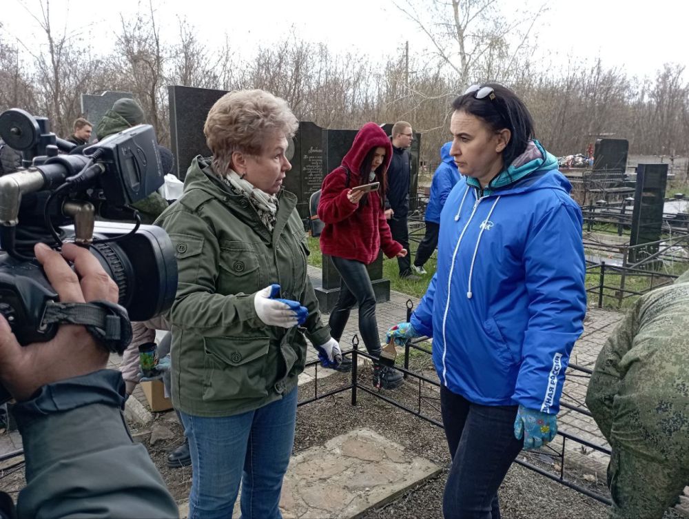 Яна Пащенко: Участники проекта «Хранители наследия» приступили к благоустройству могил Героев Советского Союза, похороненных в Луганске
