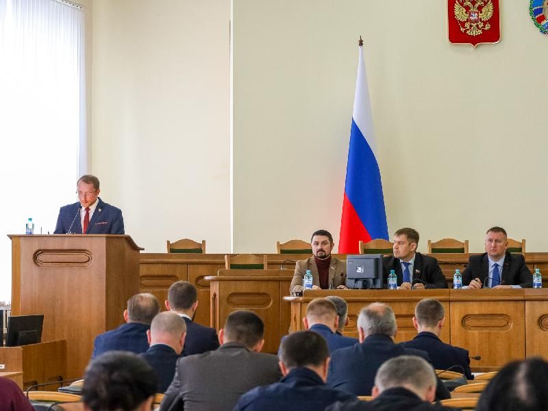 Депутаты обсудили с Романом Олексиным вопросы деятельности в сфере культуры в ЛНР