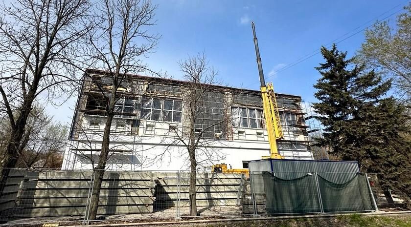 «Единый заказчик в сфере строительства» начал ремонт кровли на здании спортивного комплекса центра олимпийской подготовки «Олимп-спорт» в Луганске