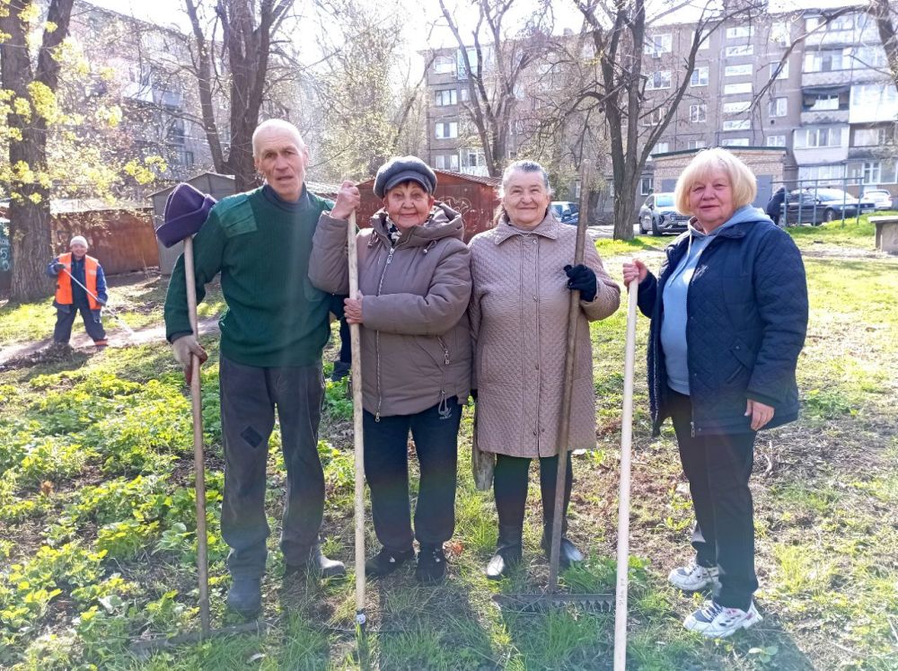 Яна Пащенко: В квартале Солнечный состоялся субботник, инициированный местными жителями и управлением экологии Администрации городского округа город Луганск