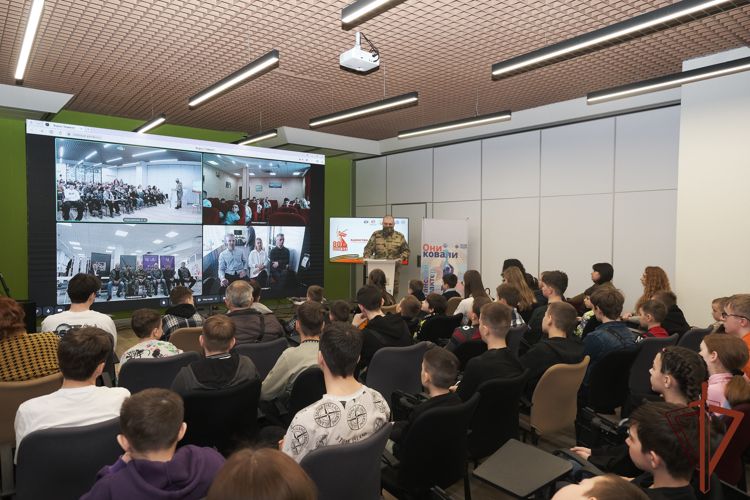 Урок военной истории провели росгвардейцы для спортсменов из ЛНР и Крыма