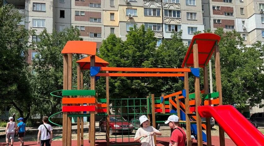 Новые детские и контейнерные площадки в этом году установят в Луганске