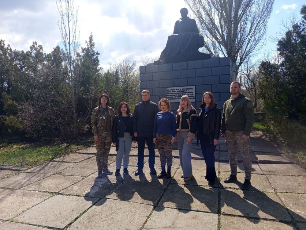 Анна Сорока: В рамках комплекса мероприятий по подготовке к празднованию 80-летия Победы и инициированной Главой Республики Леонидом Ивановичем Пасечником акции «Чистая Республика-2025» сотрудниками Аппарата Уполномоченного...