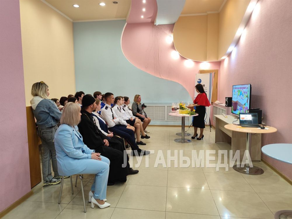 В Луганской молодежной библиотеке прошла акция «Пасхальная корзинка защитнику Отечества»