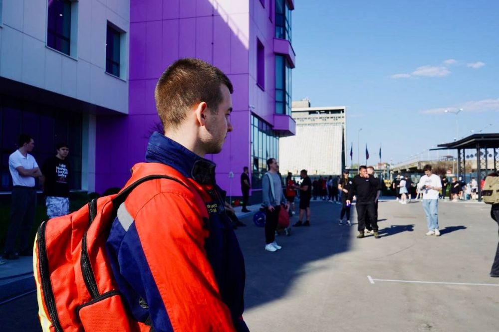 Безопасность прежде всего. Добровольцы Луганского регионального отделения ВСКС обеспечили безопасность на спортивном мероприятии «Богатырские игры», прошедшем в Доме молодёжи