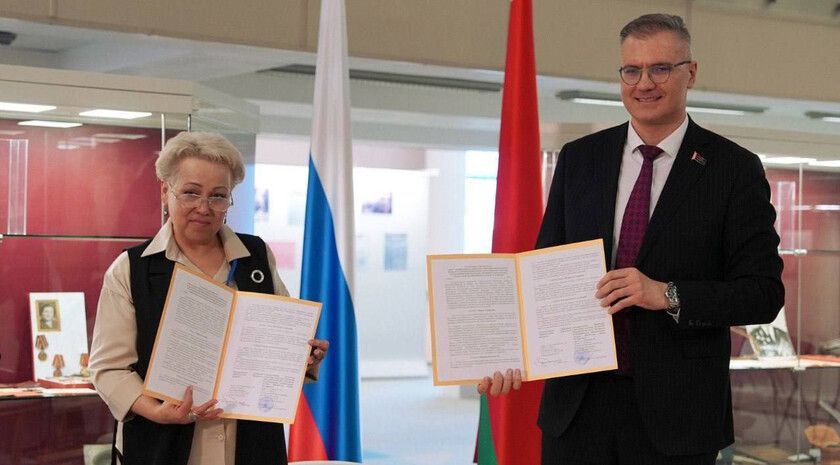 ЛРУНБ и Краснодонский музей будут сотрудничать с Национальной библиотекой Беларуси