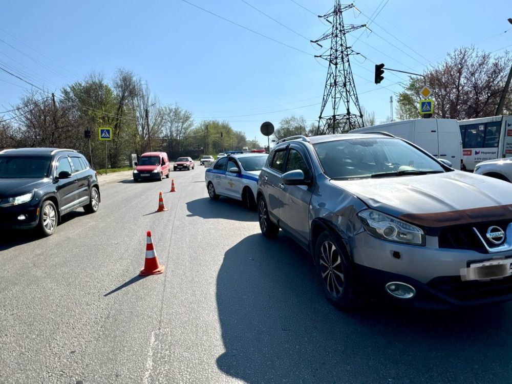 В Луганске сотрудники полиции разбираются в обстоятельствах ДТП, в котором телесные повреждения получил несовершеннолетний пешеход
