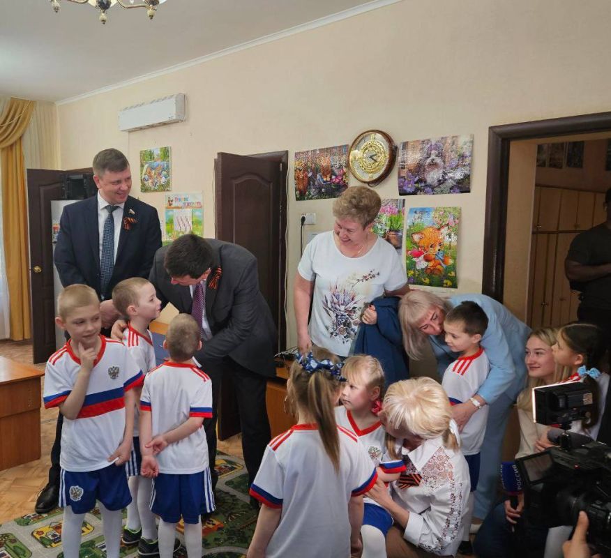 Инна Швенк: Луганскую Народную Республику посетили дорогие гости из Смоленской области