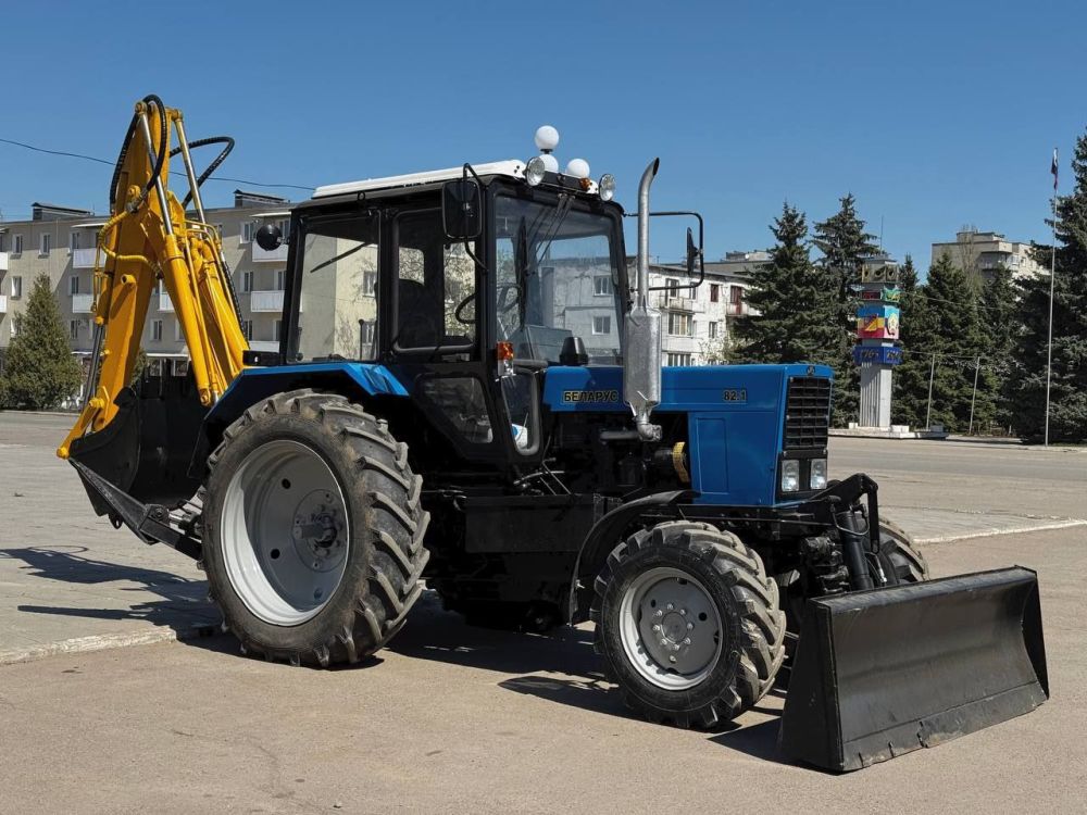 Шеф-регион подарил Первомайску экскаватор