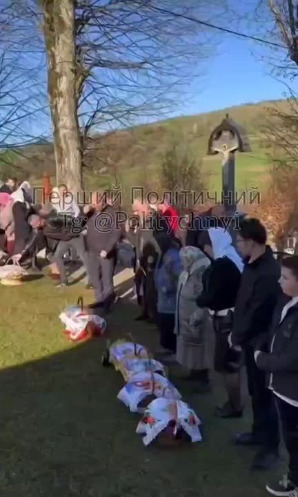 Военкомы Незалежной охотились на прихожан церквей во время Пасхи