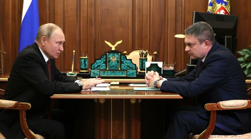 Путин находится в постоянном контакте с главой ЛНР Пасечником
