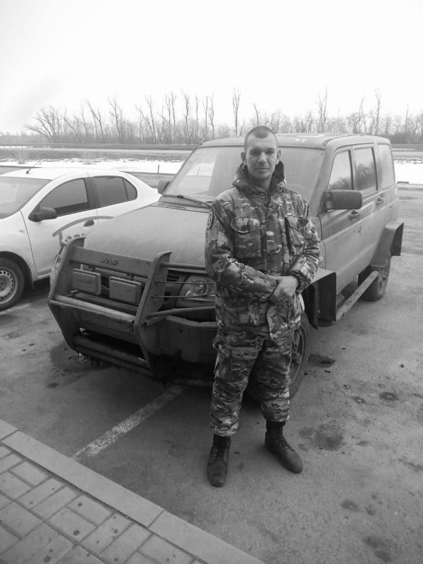 Михаил Развожаев: Сегодня проводили в последний путь командира взвода, гвардии капитана Сергея Михайловича Калашникова и водителя, рядового Дениса Анатольевича Капранова