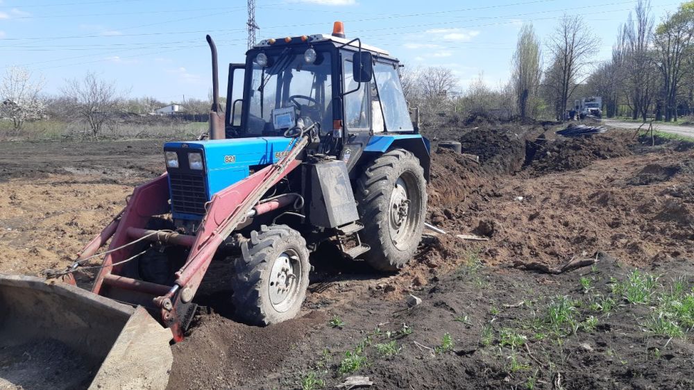 В Первомайске специалисты «Луганскводы» заменили аварийный участок водопровода