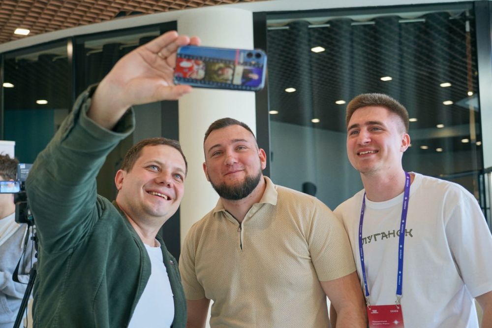 50 молодых лидеров ЛНР стали участниками программы «Маяки» Мастерской управления «Сенеж»