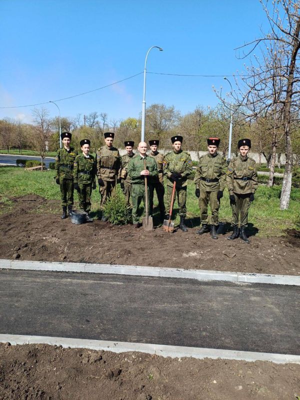 Офицеры ведомства приняли участие в международной акции «Сад памяти» в честь 80-летия Победы в Великой Отечественной войне