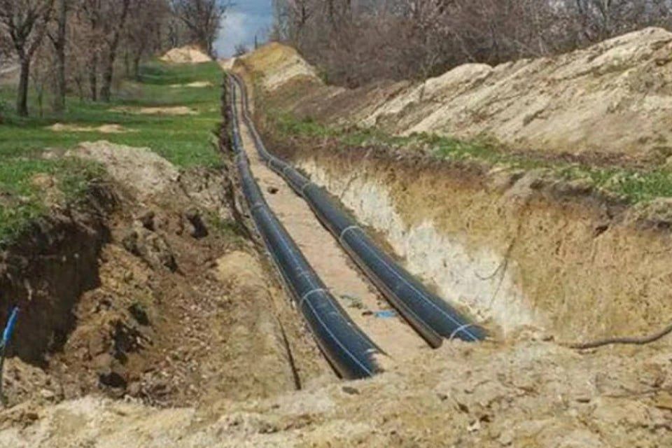 Специалисты ремонтируют два магистральных водовода в Лисичанске