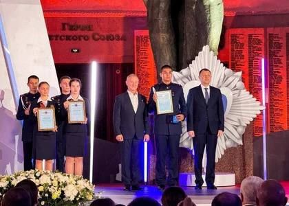 Двое кадетов из ЛНР стали лауреатами инициативы «Горячее сердце-2025»