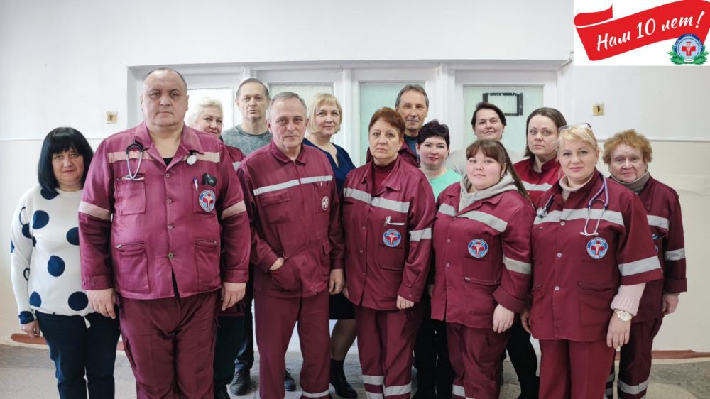 Начинаем флэш-моб из поздравлений коллег по случаю предстоящего Дня работника скорой помощи – 28 апреля и 10-летия Луганского республиканского центра экстренной медицинской помощи и медицины катастроф