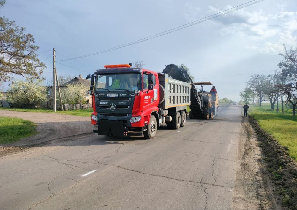 ООО «ПроектСтрой» проводит комплекс работ по приведению автомобильной дороги Пархоменко – Кружиловка в нормативное состояние