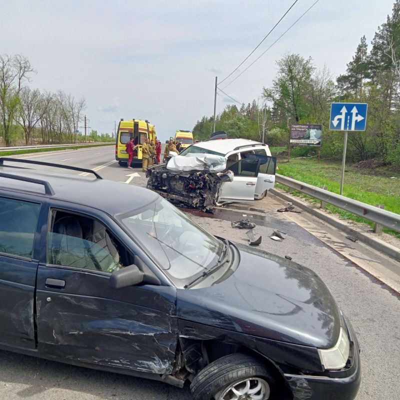 В Луганске сотрудники полиции разбираются в обстоятельствах ДТП, в котором погибли три человека