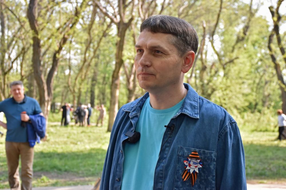 Город станет комфортнее. Еще один шаг в этом направлении сделали специалисты Администрации Главы ЛНР и Администрации города Луганска, совместно с представителями общественных организаций Республики