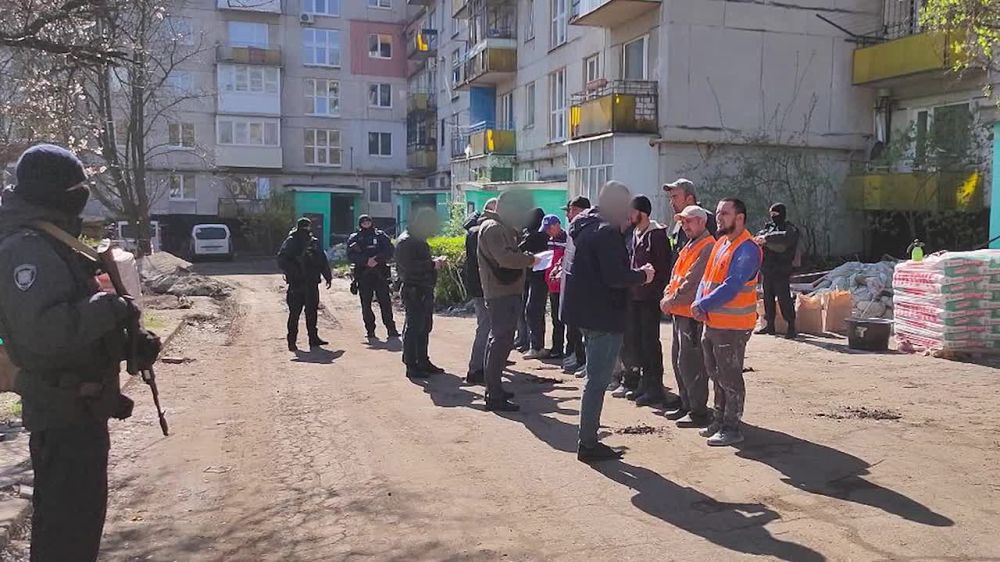 Полицейские провели проверку свыше 900 объектов региона в рамках профилактического мероприятия «Трудовой мигрант»