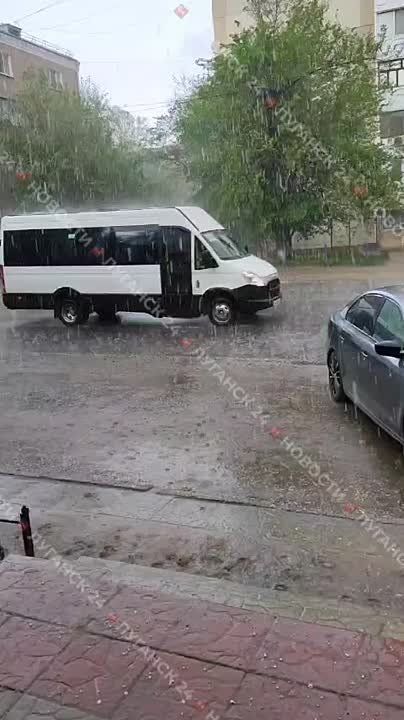 В Луганске - ливень с градом