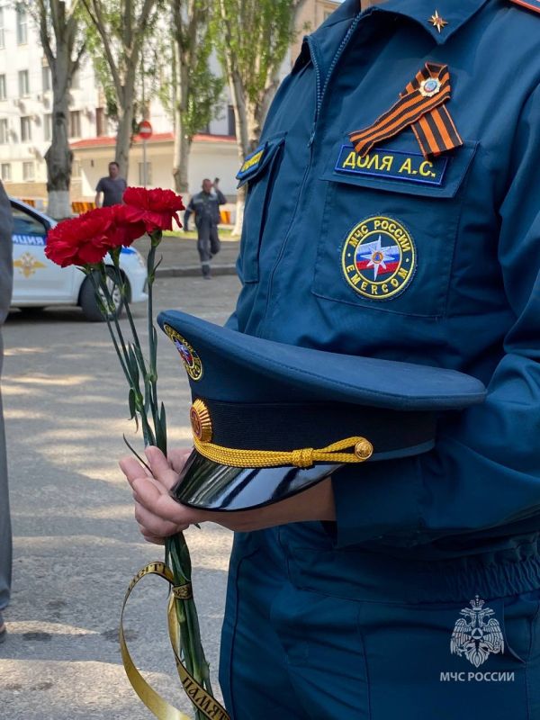 Спасатели МЧС России почтили память ликвидаторов Чернобыльской катастрофы