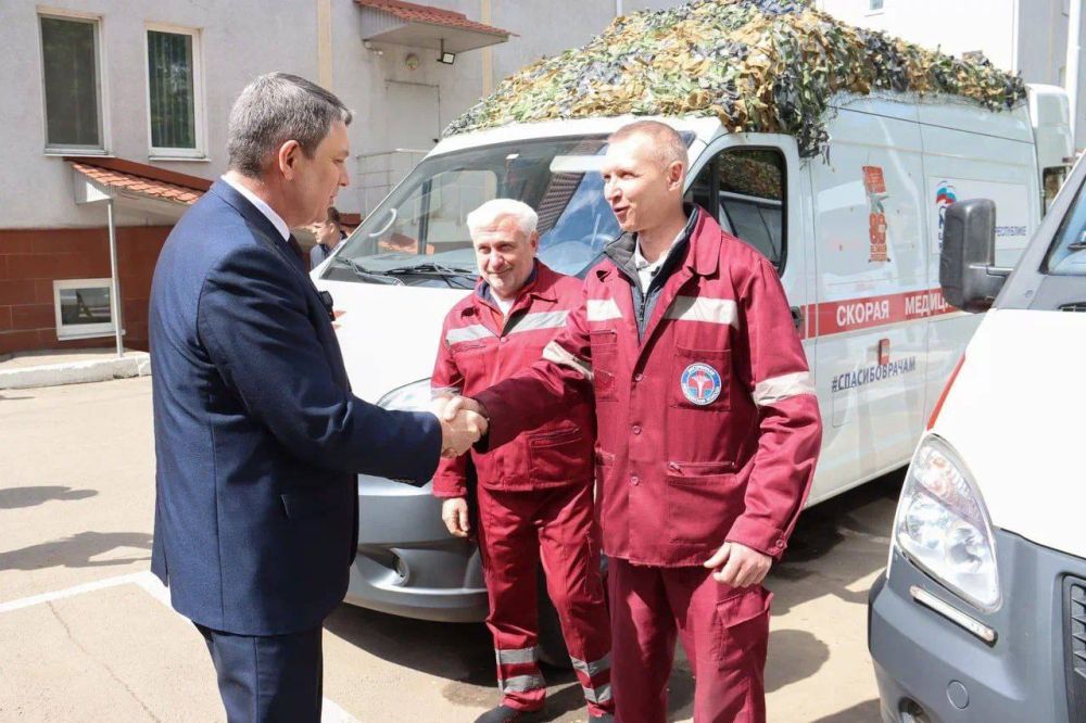 Леонид Пасечник: В День работника скорой медицинской помощи посетил Луганский республиканский центр экстренной медицинской помощи и медицины катастроф, который отмечает 10-летний юбилей