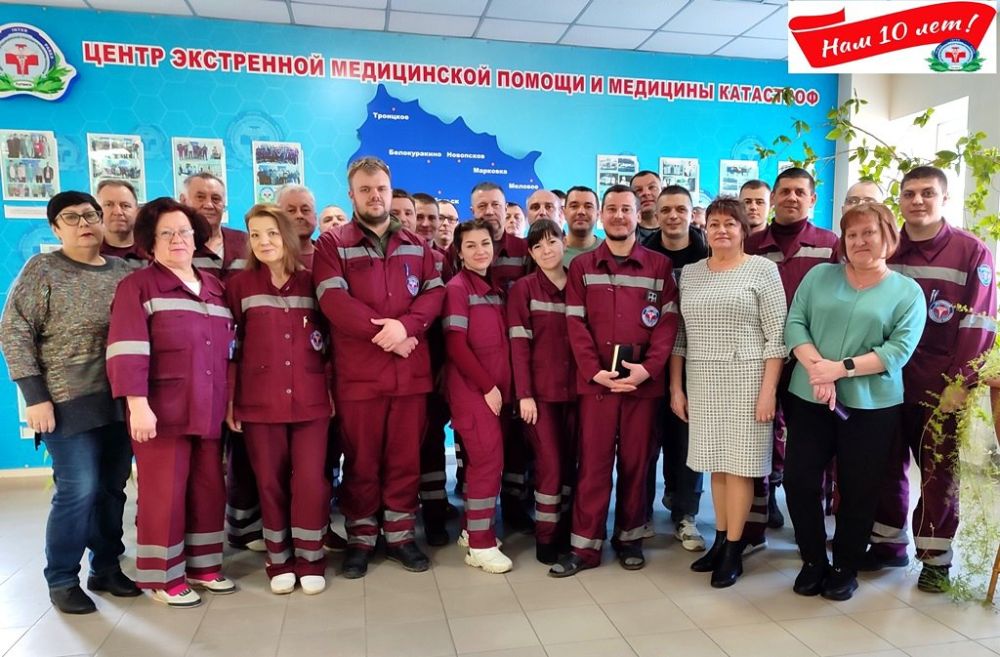Поздравления по случаю Дня работника скорой медицинской помощи и 10-летия Луганского республиканского центра экстренной медицинской помощи и медицины катастроф продолжаются