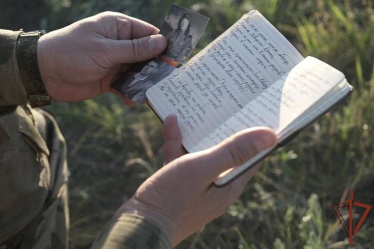 Росгвардейцы в ЛНР сняли видео на стихи офицера ведомства, посвященные преемственности поколений в деле защиты Родины (видео)