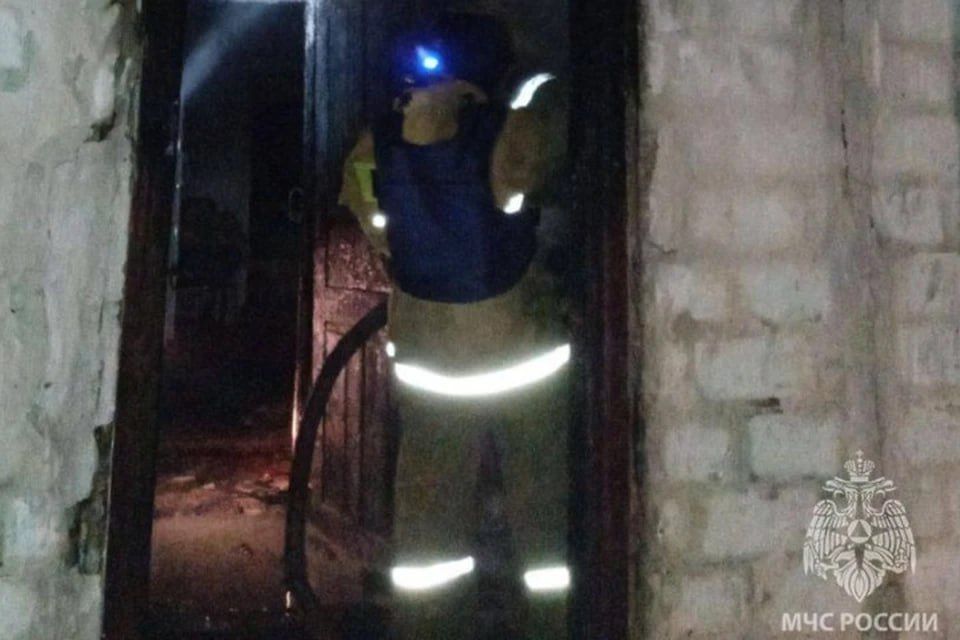 В результате пожара жительница Троицкого в ЛНР оказалась в больнице