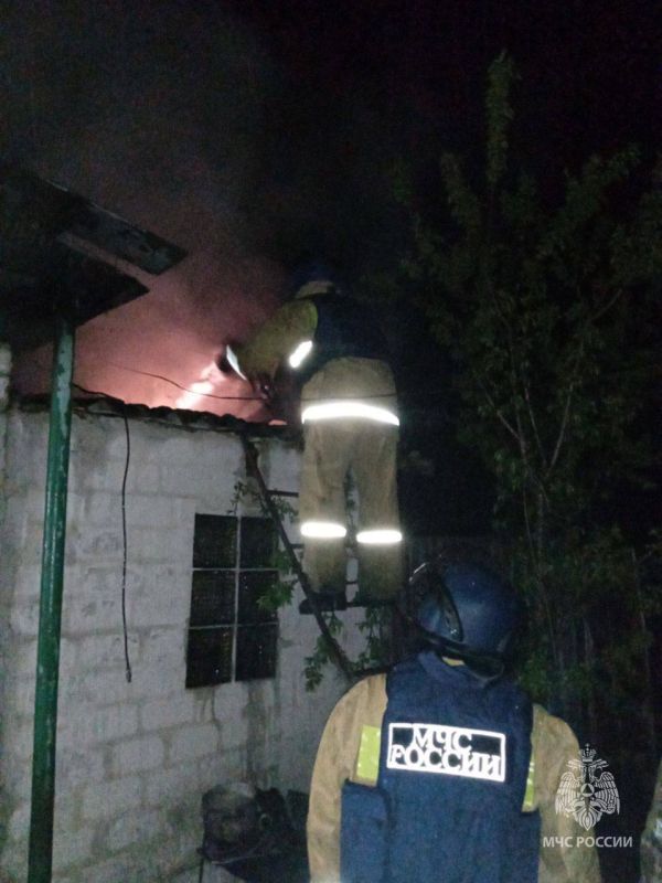 Пожар в Троицком: пенсионерка госпитализирована из-за короткого замыкания