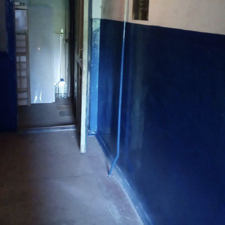 Покраска входных групп — это процесс окрашивания и отделки элементов, которые формируют главный вход в здание или сооружение