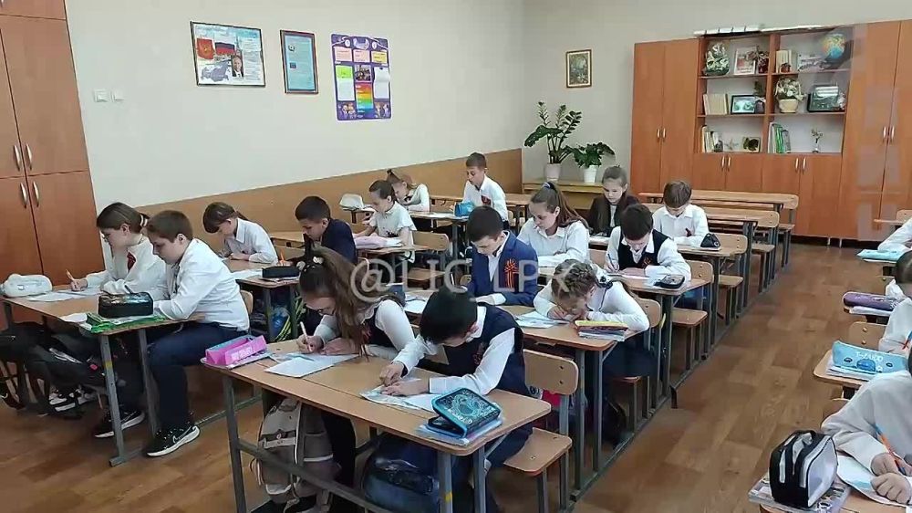 Ученики луганской школы № 20 присоединились к всероссийской акции «Письма Победы» в честь 80-летия Победы в Великой Отечественной войне