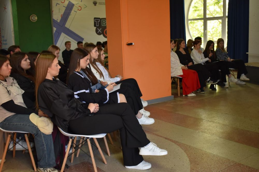 Луганский государственный педагогический университет 29 апреля стал площадкой для проведения лекции Общества «Знание» на тему «Сила в единстве: консолидация народа как ключевой фактор Победы в Великой Отечественной войне»