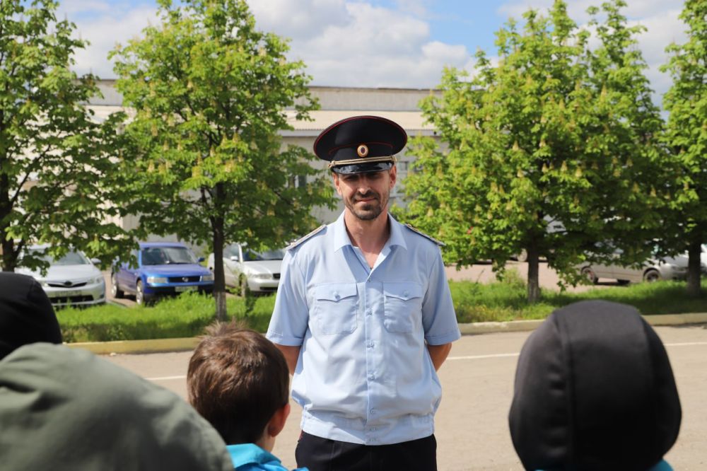 Ребят из «Незабудки» познакомили с миром полицейских-взрывотехников