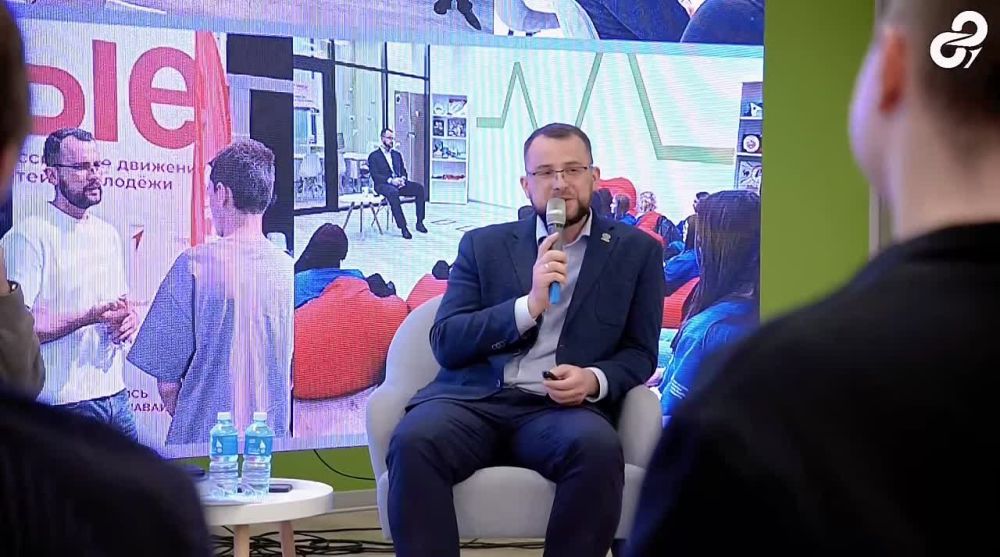 Студенты ЛНР встретились с практикующими управленцами Республики