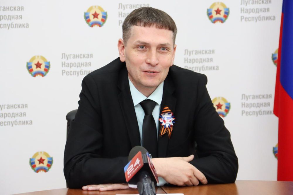 Сегодня открыт прием заявок на республиканский конкурс проектов «Новая республика – руками молодежи», инициированный Главой ЛНР Леонидом Пасечником