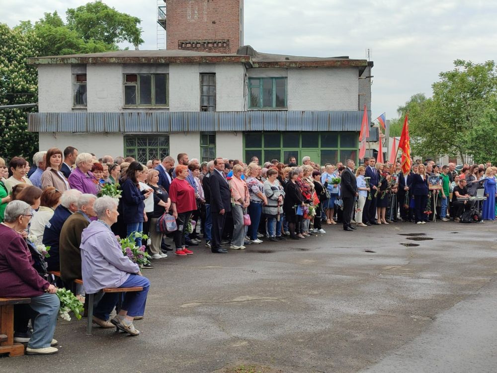 &quot; &quot;:   &quot;&quot;   