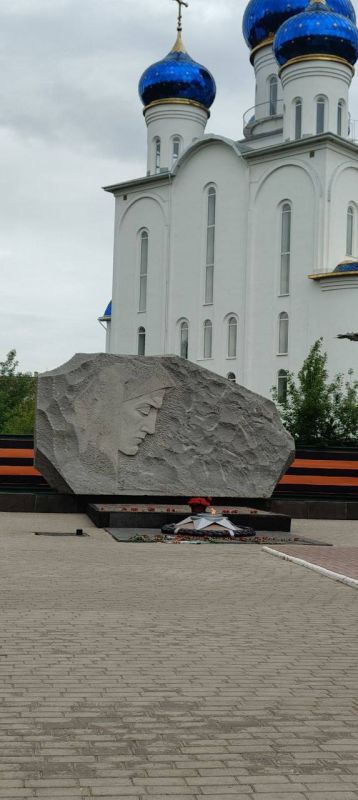 � ���������� 80-����� ������� ������ � ��� ������������ ������������ ������� �������������